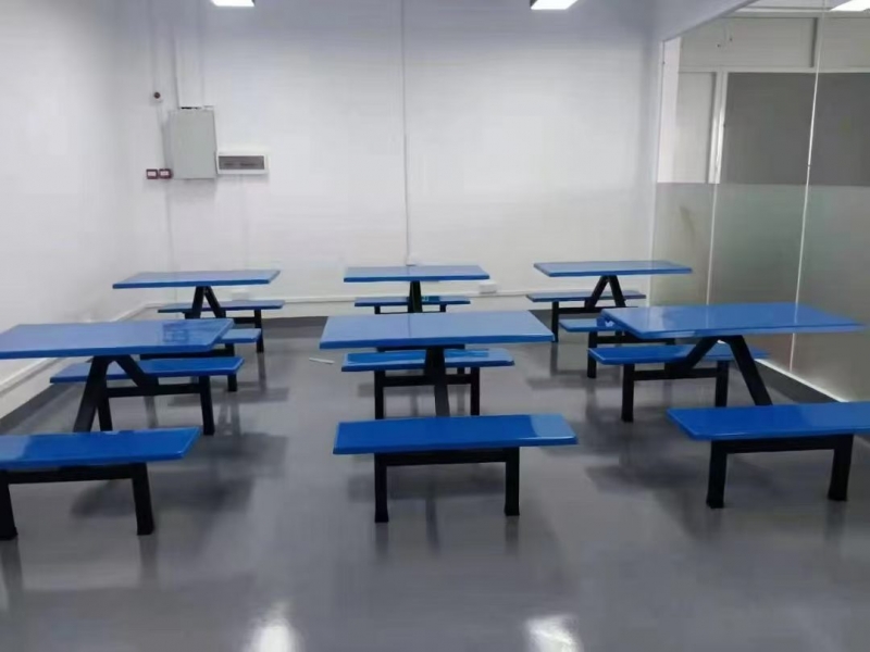 餐桌